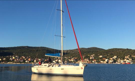 Beneteau Oceanis 393 for Rent in Vinsics