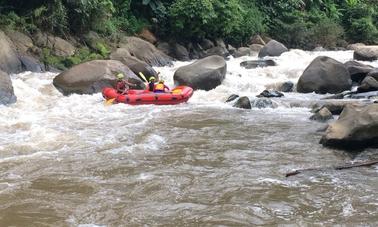 Piragüismo en Chiang Mai en Mae Taeng+ATV durante 1 hora.