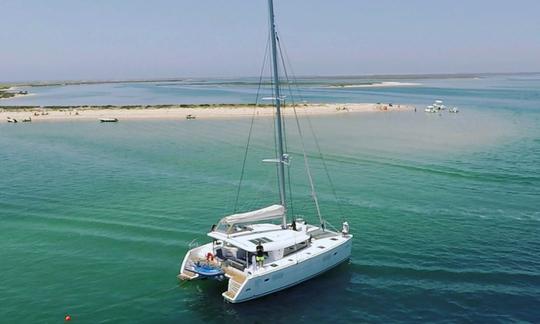 Louez un catamaran Lagoon 400S2 en Algarve, Portugal