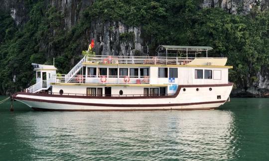 Disfruta de las maravillas de la bahía de Halong en el Lavender Cruise 7 Cabins