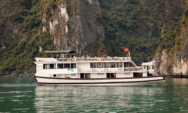 Disfruta de las maravillas de la bahía de Halong en el Lavender Cruise 7 Cabins