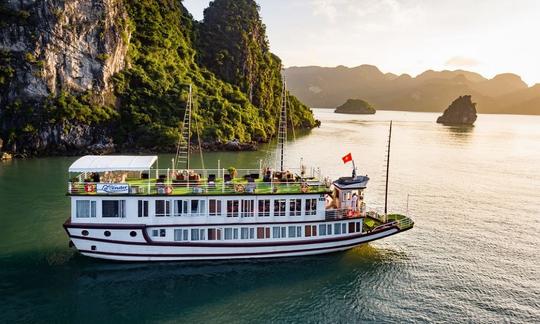 Increíble crucero Lavender Elegance en la bahía de Halong, Vietnam