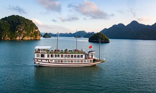 Increíble crucero Lavender Elegance en la bahía de Halong, Vietnam