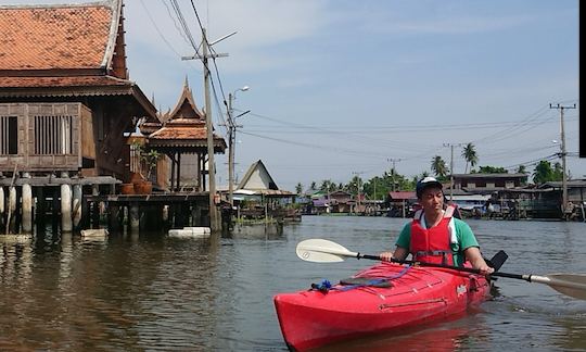 Exploring Bangkok's​Canals​