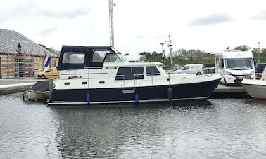 Veha Cruiser 1100 Motor Yacht Charter in IJsselstein, Utrecht