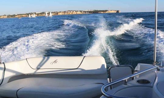 Alquile un yate a motor Monterey 250 desde Troia, Portugal