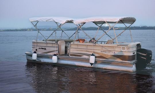 Suba a bordo e faça da sua viagem uma experiência maravilhosa! Passeio de barco privado para 10 pessoas em Goa