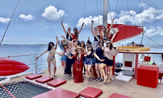 Catamarã Party Boat de 50 pés em Miami ($1.200 POR HORA)