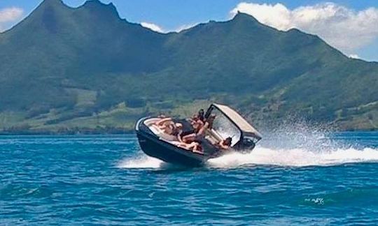 Alquile un barco Bowrider «mágico» en Trou d'Eau Douce, distrito de Flacq