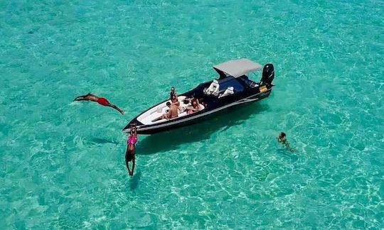 Alquile un barco Bowrider «mágico» en Trou d'Eau Douce, distrito de Flacq