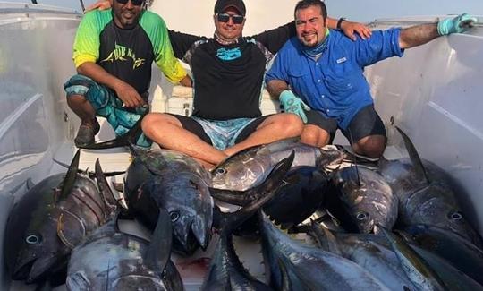 Charter de pesca de día completo para 4 pescadores en Muscat, Omán