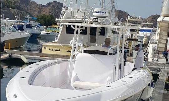 Charter de pesca de día completo para 4 pescadores en Muscat, Omán