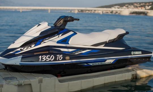 Alugue o automóvel do modelo Jet Ski VX DeLuxe em Trogir