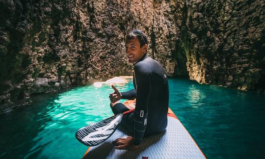 Passeio guiado de caiaque com experiência em cavernas e safári em Premantura, Croácia