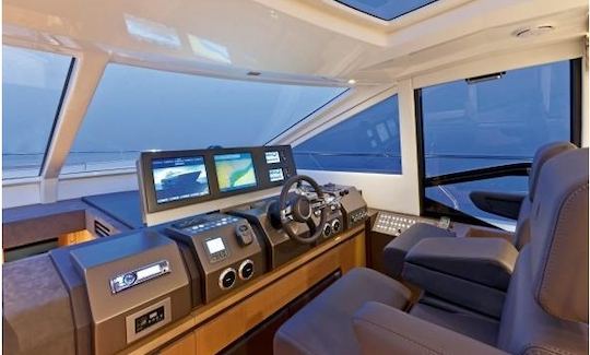 Sunseeker 64 Luxury Yacht in Cancún, 6 hours minimum rental