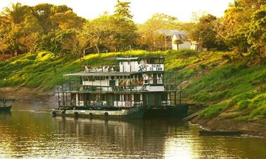 Croisière en Amazonie à bord du bateau sur le fleuve Queen of Enin au départ de Trinidad, en Bolivie