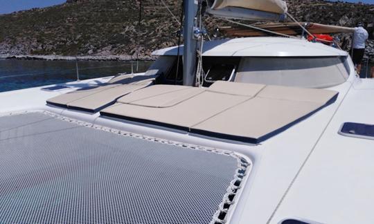 Okeanos Bahia Fountaine Pajot à louer à Ornos, Mykonos, Grèce