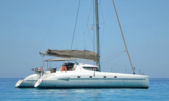 Okeanos Bahia Fountaine Pajot à louer à Ornos, Mykonos, Grèce