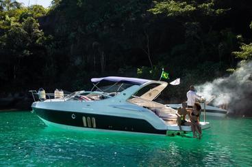 Alquiler de yate a motor Jaspien Phantom de 30 pies en Paraty, Río de Janeiro, Brasil