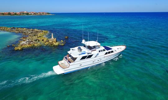 80' Private Yacht Charter In The Riviera Maya, Mexico