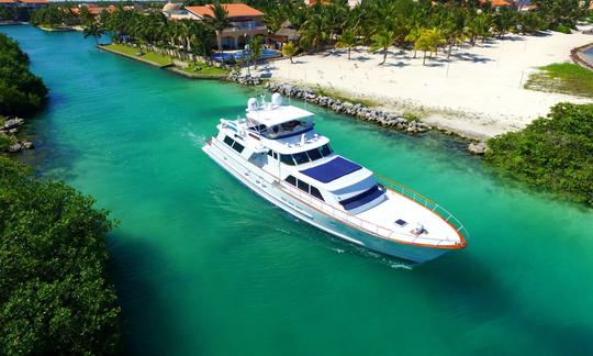 80' Private Yacht Charter In The Riviera Maya, Mexico