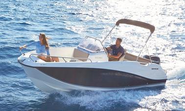 Skippered Quiksilver 555 Powerboat Rental in Estepona, Spain