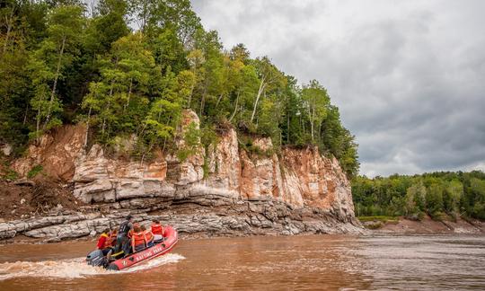 Aventure en rafting sur Tidal River en Nouvelle-Écosse, au Canada - Options de marées extrêmes, hautes et régulières !