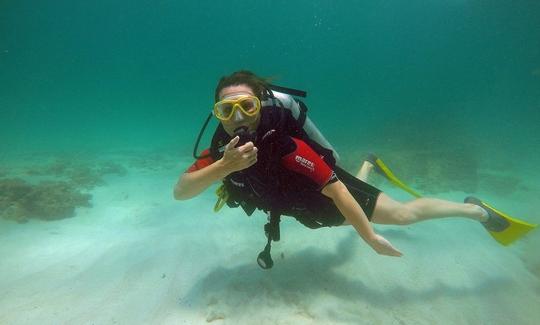 Paquete de 2 noches de alojamiento y 2 inmersiones en la playa en Salalah, gobernación de Dhofar