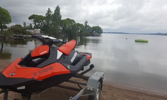 Alugue e dirija nosso Seadoo Spark Jet Ski em Hollola, Finlândia!