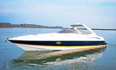 ''Shaken Not Stirred'' Sunseeker Superhawk Motor Yacht Rental in London, England