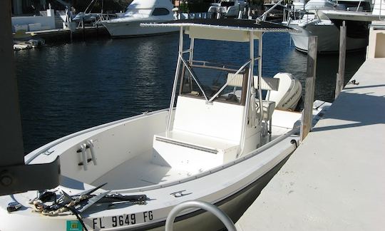 Mako Center console