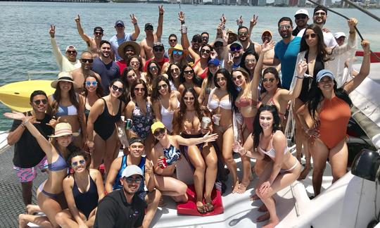 Catamaran Sailing Party de 60 pieds à Miami en Floride (1 300$ PAR HEURE)