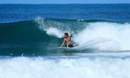 Aula particular de surf em Tamarindo, província de Guanacaste