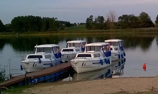 Alquile una casa flotante para 7 personas en el Great Loop de la Gran Polonia: ¡4 barcos disponibles!