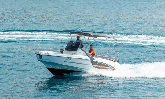 ¡Beneteau Flyer 6.6 con Suzuki de 150 CV en alquiler en Trogir, Split, Solta, Brac, Primosten y otros lugares!