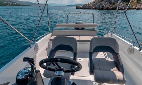 ¡Beneteau Flyer 6.6 con Suzuki de 150 CV en alquiler en Trogir, Split, Solta, Brac, Primosten y otros lugares!