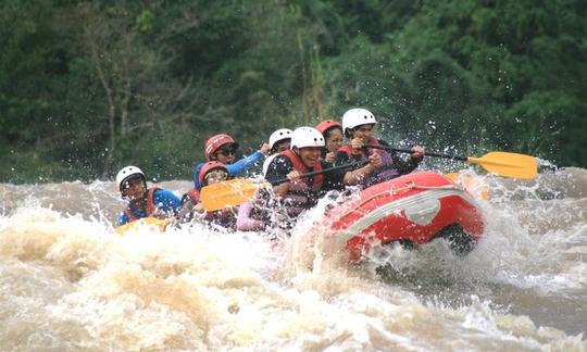 Excursion extrême en rafting à Cagayan de Oro, dans le nord de Mindanao