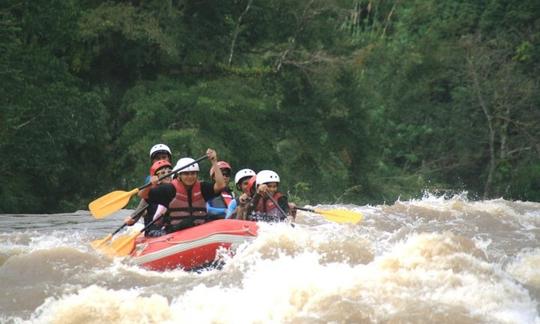 Excursion extrême en rafting à Cagayan de Oro, dans le nord de Mindanao