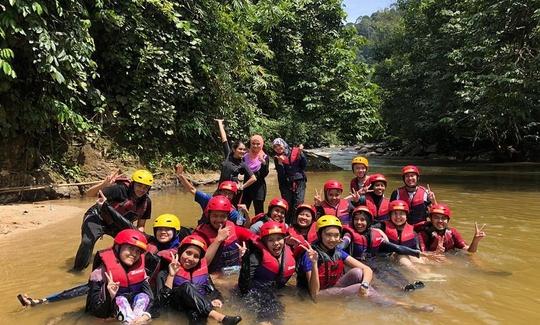 3 horas de viagem de rafting em corredeiras no rio Kampar, Perak em Gopeng