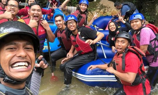 3 horas de viagem de rafting em corredeiras no rio Kampar, Perak em Gopeng