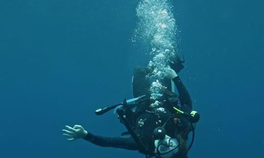 PADI Diving Courses with Professional Dive Instructor in Bali, Indonesia!