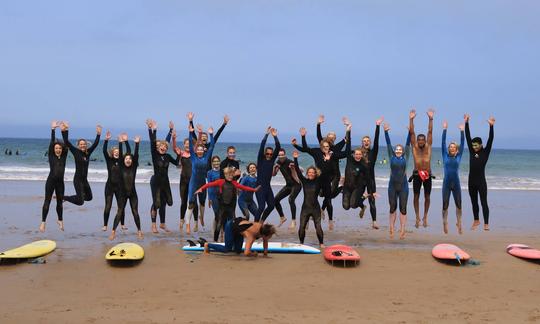 Cours de surf pour débutants à intermédiaires et forfaits de safari de surf guidés à Tamraght, Souss Massa