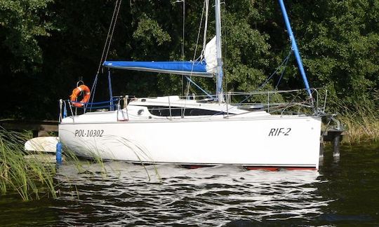 26' Janmor Sailboat for 6 People in Pasłęk, Poland