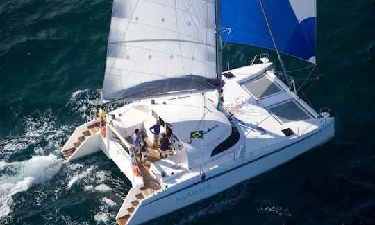 ¡Hermoso catamarán de crucero de 43 pies en Bahía!