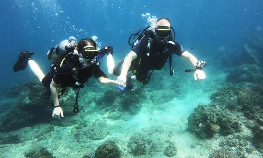 Prueba el buceo en Padang Bai, Bali