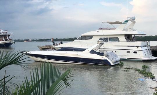 Lancha de iate Sunseeker de luxo com melhor relação custo-benefício para alugar em Can Tho $378/hora