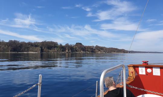 Passeios de barco pela ilha em Gudhjem