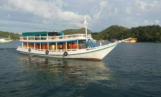 Excursions en bateau de plongée avec tuba sur l'île de Komodo avec Marsy !