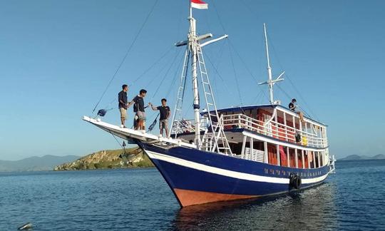 Excursions en bateau de plongée avec tuba sur l'île de Komodo avec Marsy !