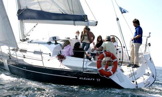 Aluguel de monocasco Elan Performance Cruising de 37 pés em Vigo, Galícia